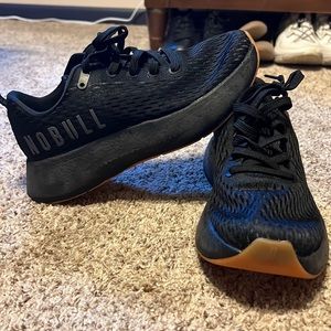 NoBull sneakers, size 8, black